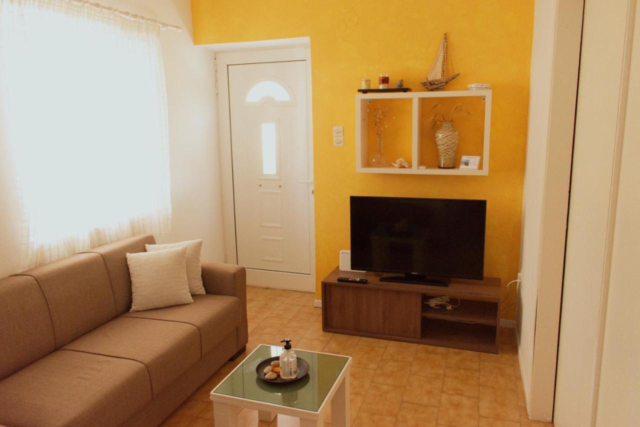 Margaret House * Isterni (Paros)